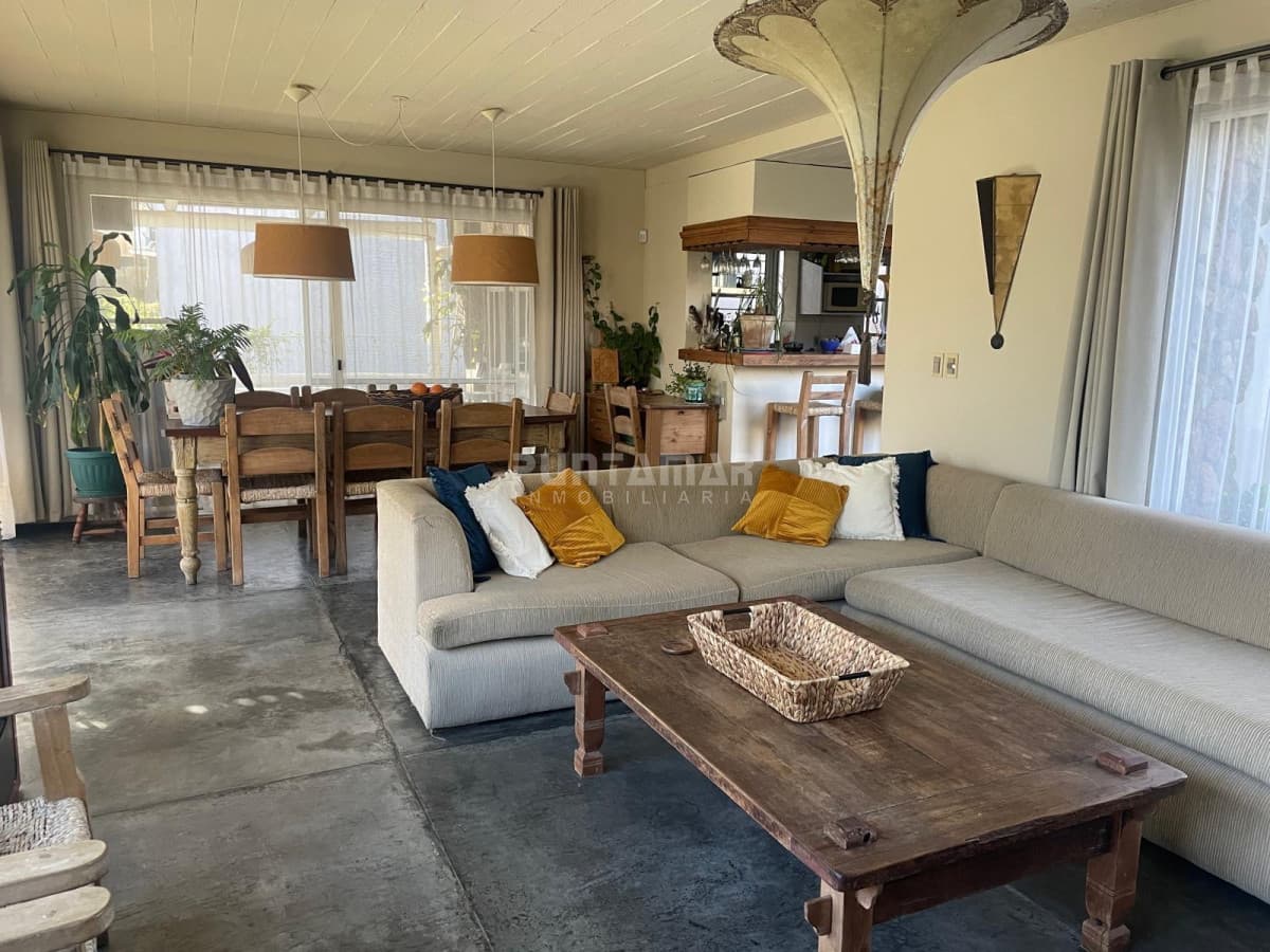 Casa en alquiler en Montoya  -
