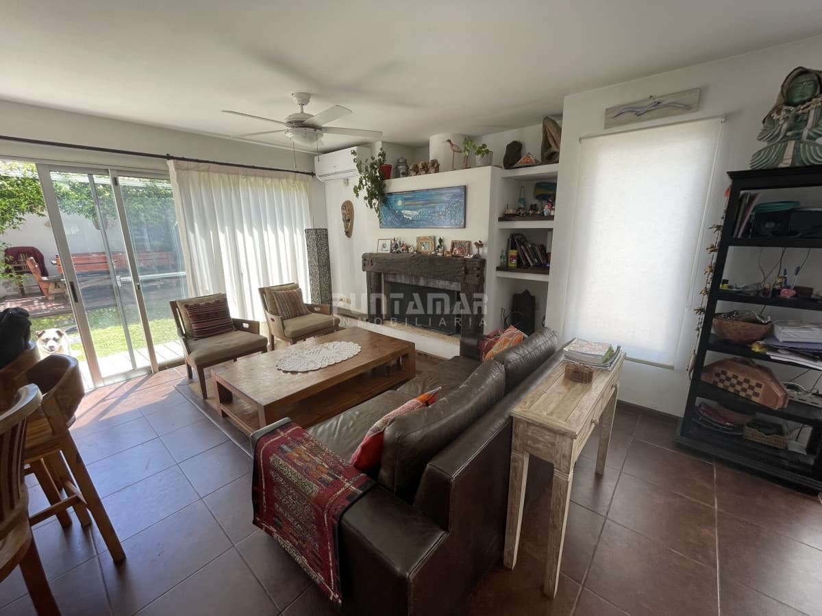MODERNA CASA EN ALQUILER CON PISCINA EN LA BARRA  -