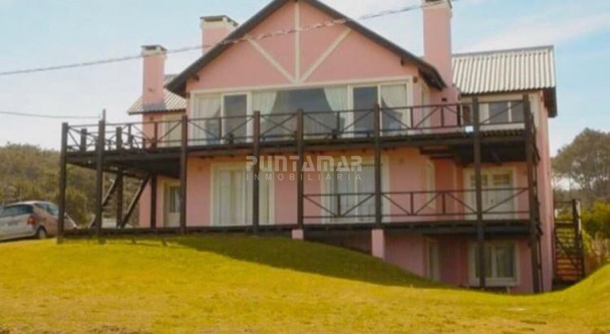 ALQUILER DE CASA DE 6 DORMITORIOS EN LA BARRA  -