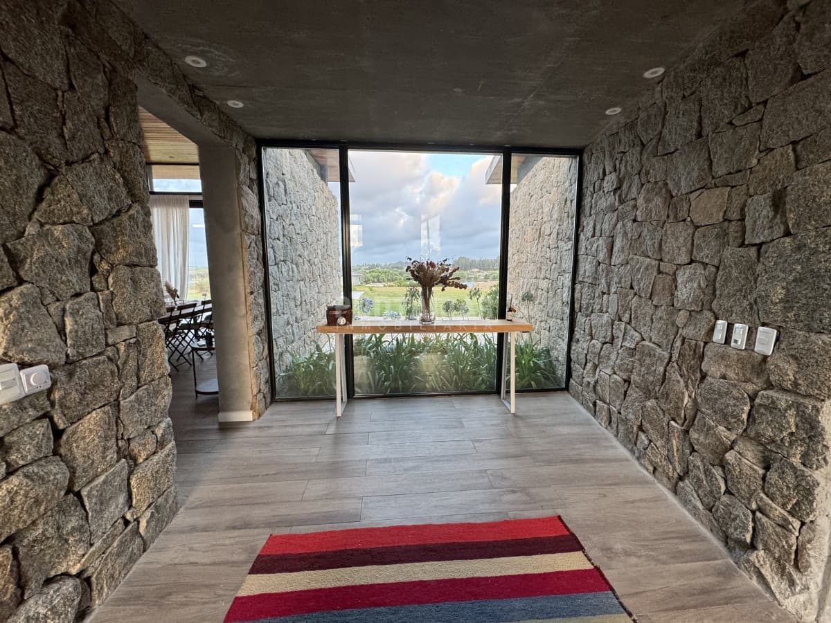 Casa en venta y alquiler en Pueblo Mio  -
