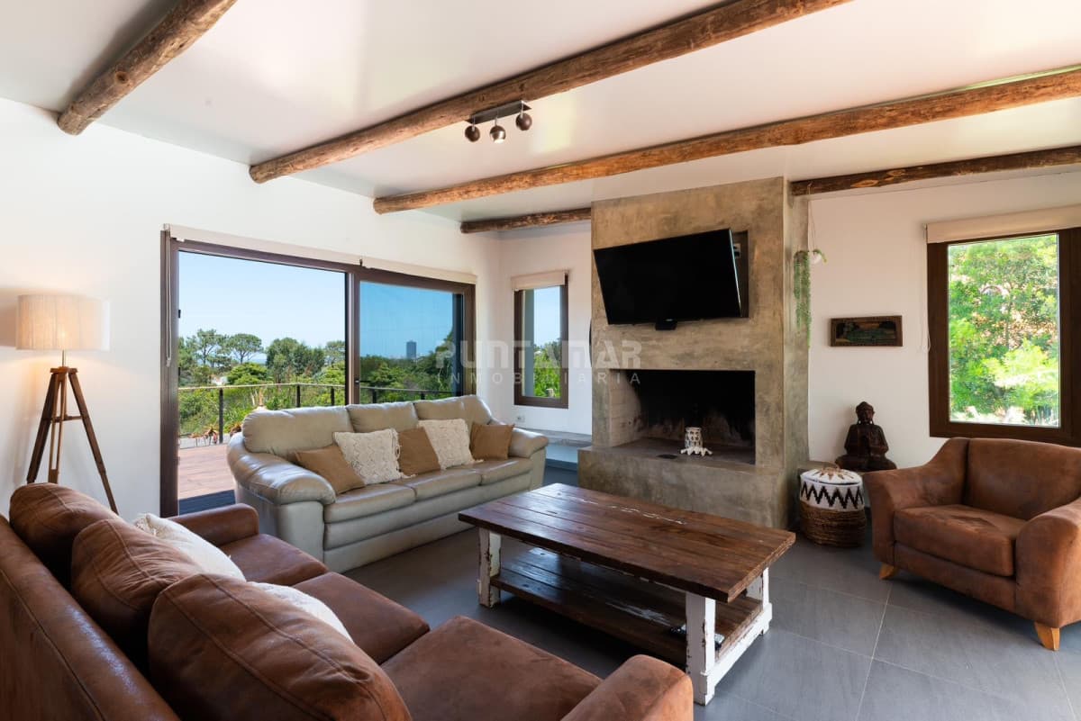 Casa en La Barra con piscina climatizada en alquiler  -