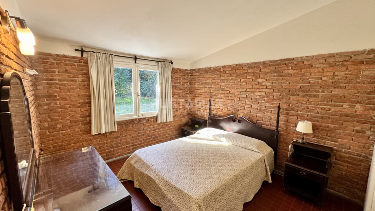 ALQUILER HERMOSO CHALET DE 4 DORMITORIOS A 900 MTS DEL MAR  -