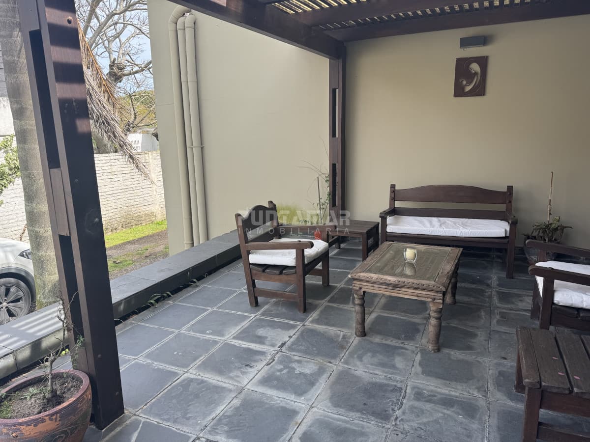 Casa en alquiler en la mansa con piscina climatizada  -