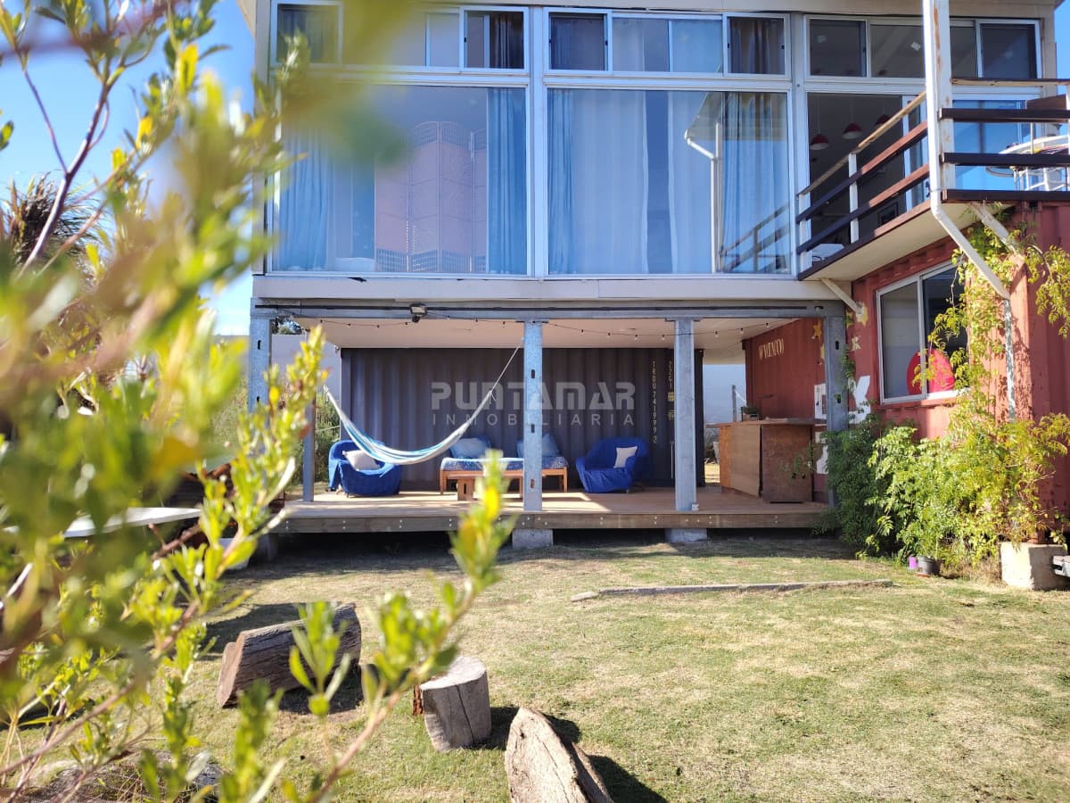 ALQUILER DE CASA DE 1 Y 1/2 DORMITORIO EN MIRAMAR ACRES   -