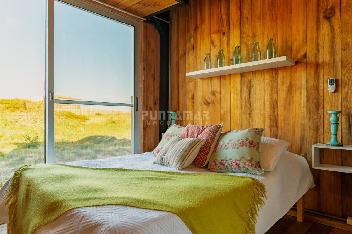 HERMOSA CASA A METROS DEL MAR Y LA LAGUNA DE JOSE IGNACIO  -