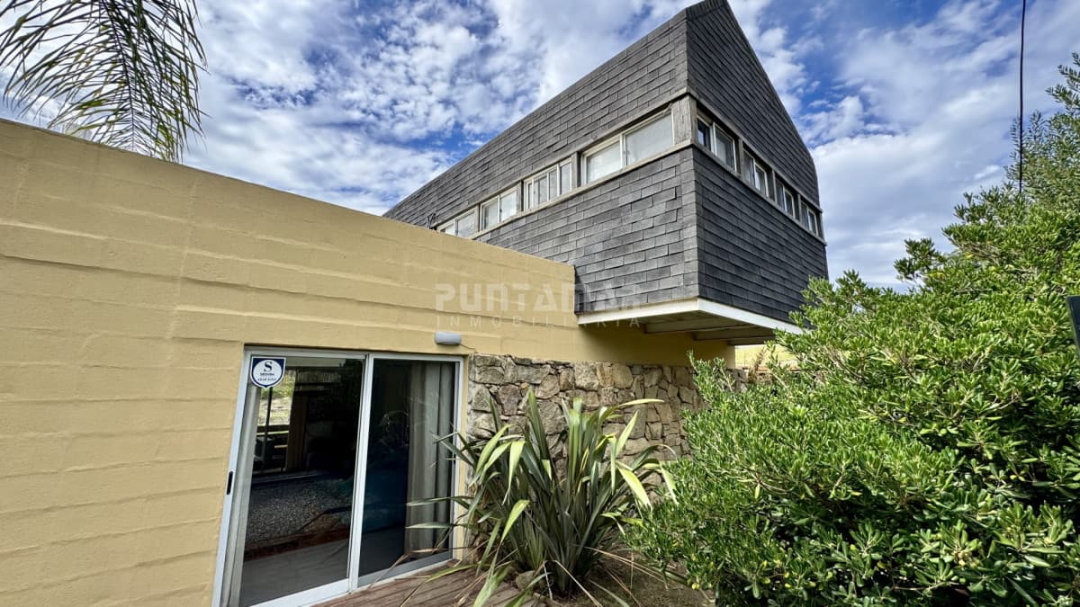 Casa ID.213876 - MODERNA CASA DE 4 DORMITORIOS EN VENTA EN EL BOSQUE DE MANANTIALES