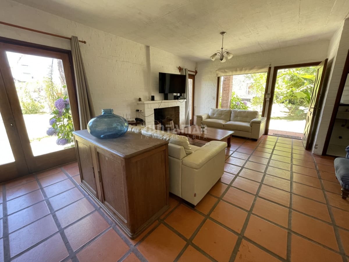 ALQUILER CASA DE 2 PLANTAS EN LA BARRA CON PISCINA  -