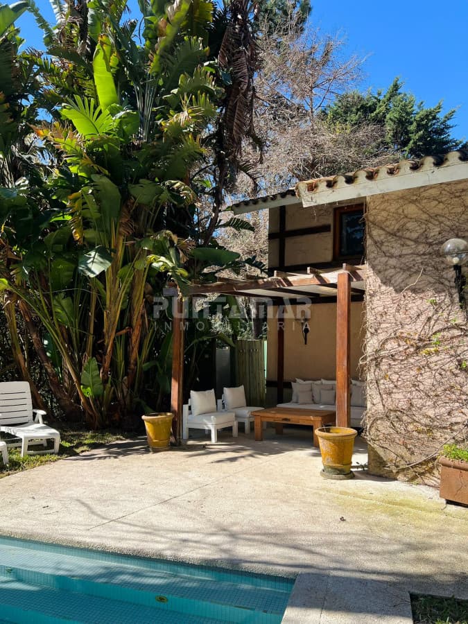 ALQUILER  CASA DE 3 DORMITORIOS EN SUITE EN SAN RAFAEL CON PISCINA  -