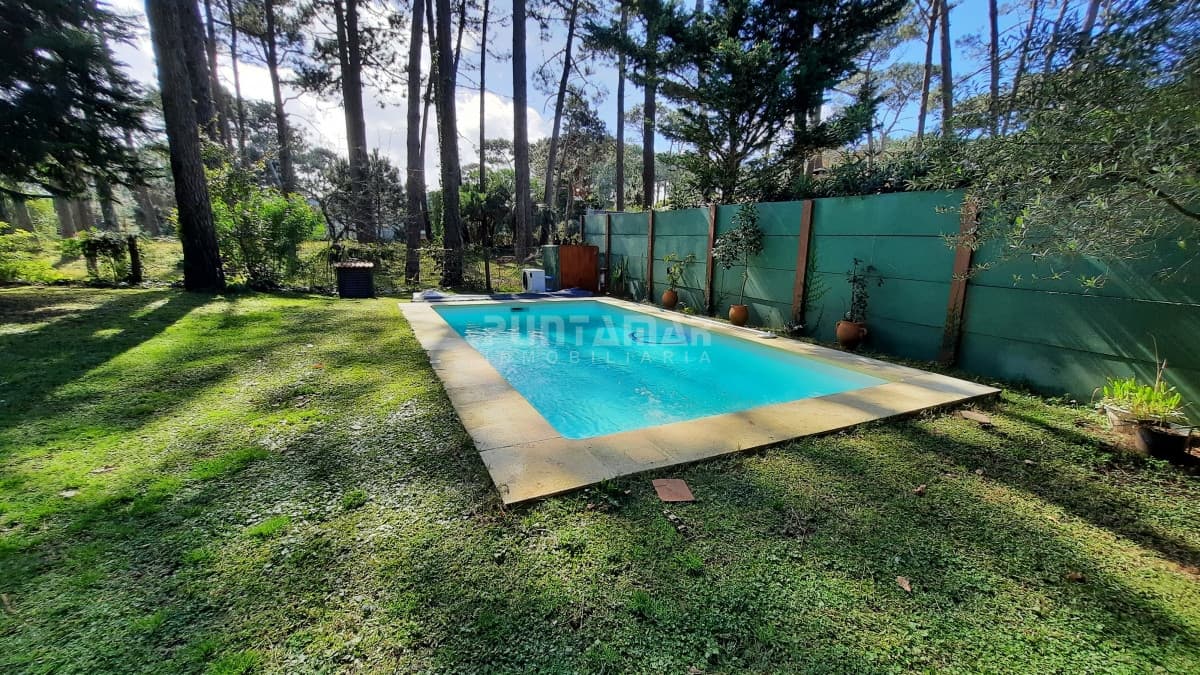Casa de 4 dormitorios con piscina en San Rafael  -