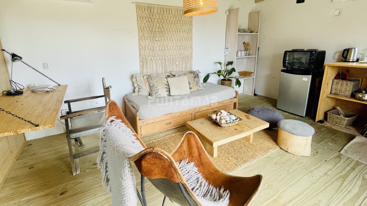 HERMOSA CASA A METROS DE LA LAGUNA DE JOSE IGNACIO  -