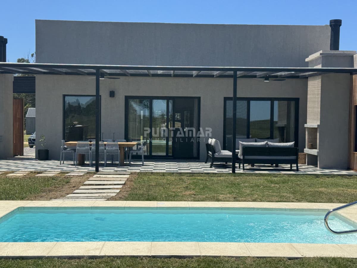 Casa en alquiler en El Quijote, piscina climatizada   -
