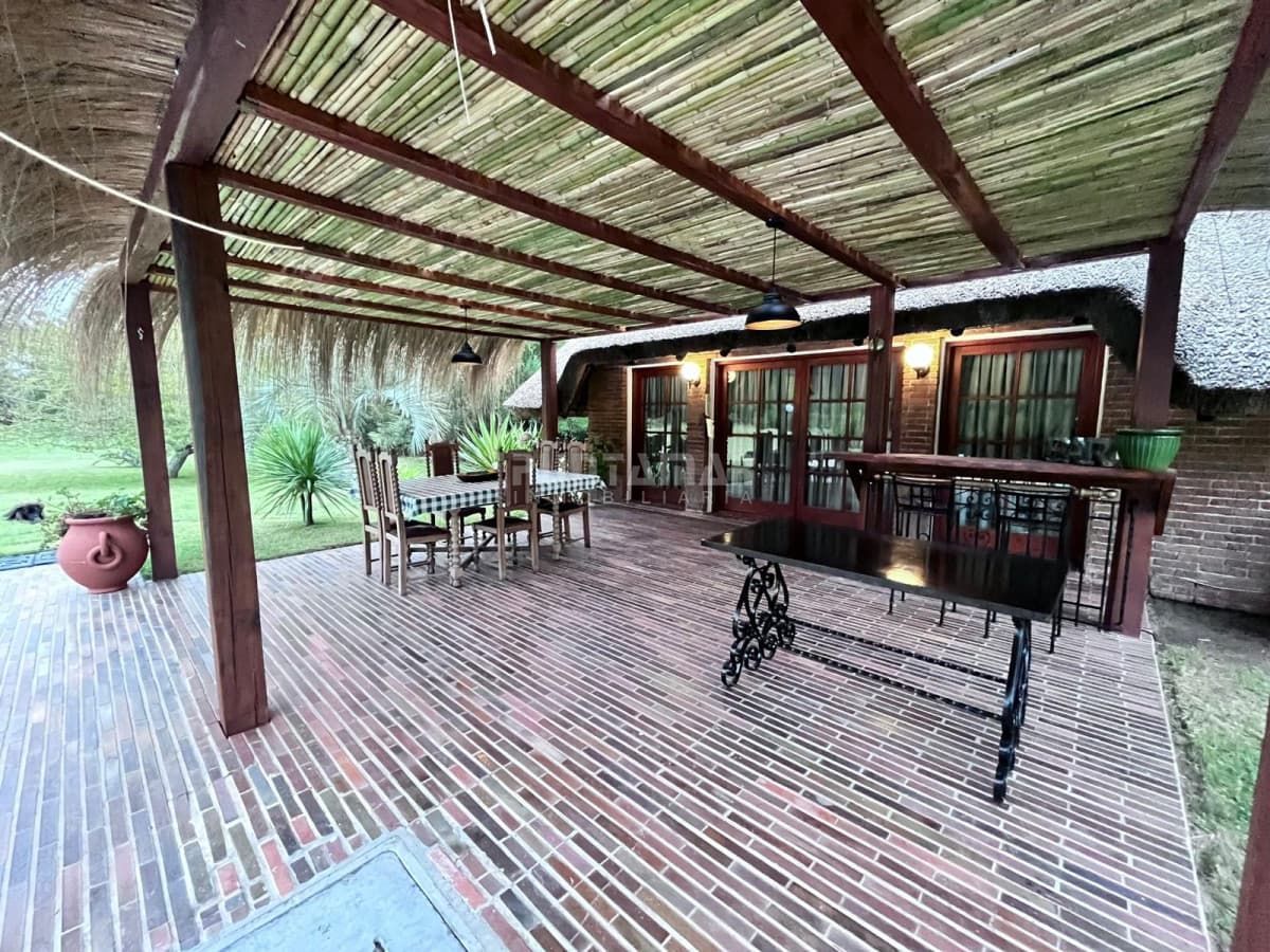 ALQUILER DE RESIDENCIA  6 DORMITORIOS PUNTA DEL ESTE   -