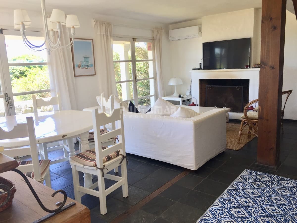 Casa ID.211939 - VENTA DE CASA DE 3 DORMITORIOS CON PISCINA EN LA BARRA