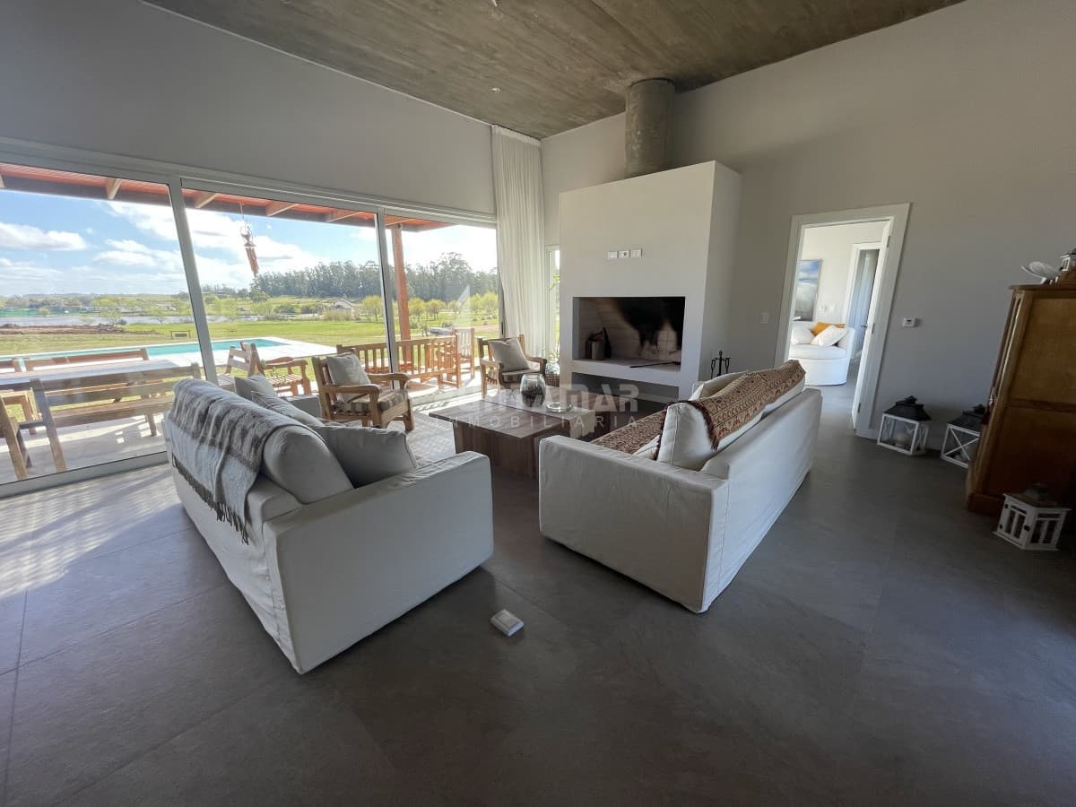 ALQUILER DE CASA EN PUEBLO MÍO  -