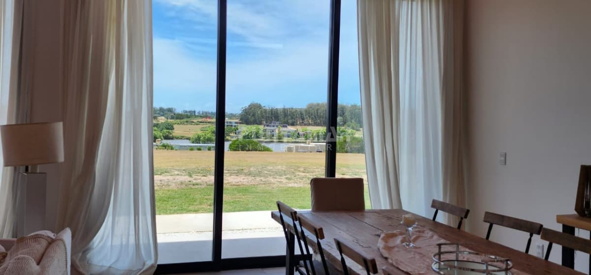 Casa en venta y alquiler en Pueblo Mio  -