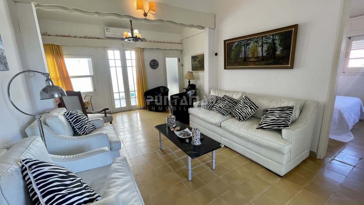 Casa en alquiler a metros del mar  -