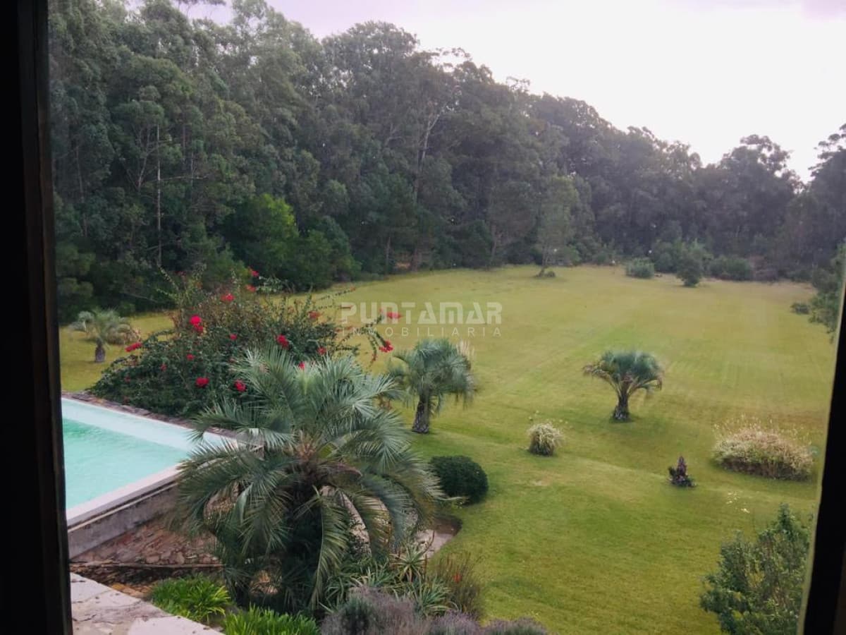 IMPORTANTE CASA EN CHACRA UBICADA EN RINCON DEL INDIO  -