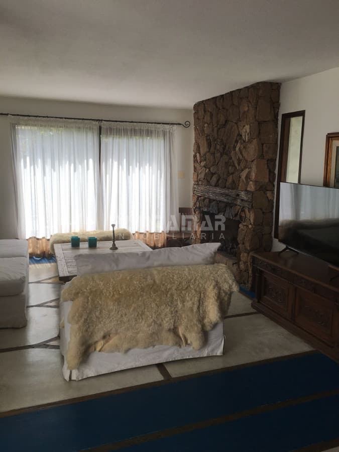ALQUILER HERMOSA CASA EN EL CORAZON DE LA BARRA  -