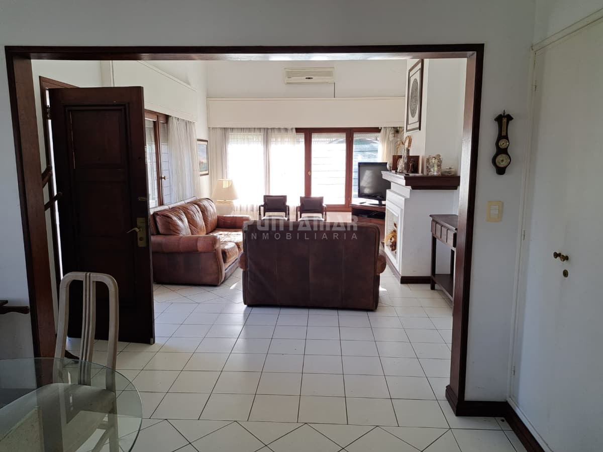 CASA DE 3 DORMITORIOS EN LA MANSA   -