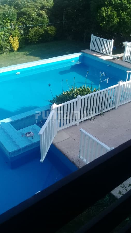 IMPORTANTE CASA DE 2 PLANTAS EN BARRIO SAN RAFAEL  -