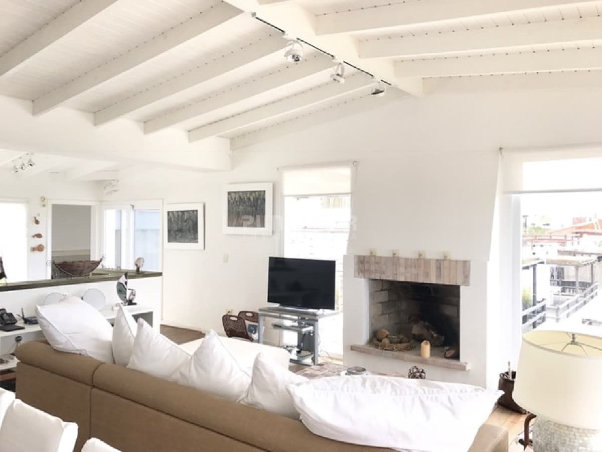 Casa en alquiler en La Barra, 4 dormitorios, piscina  -
