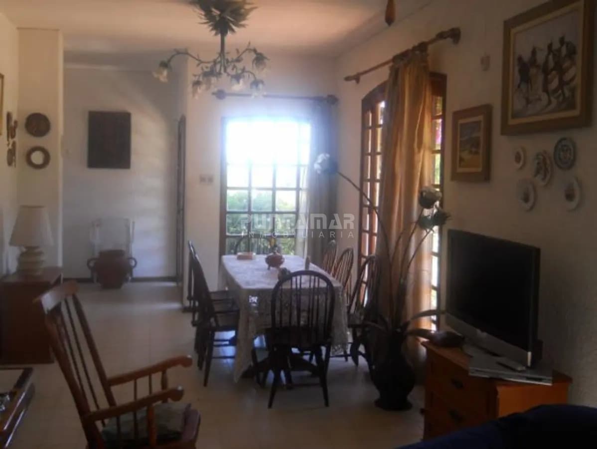 ALQUILER DE CASA DE 6 DORMITORIOS EN RINCON DEL INDIO  -