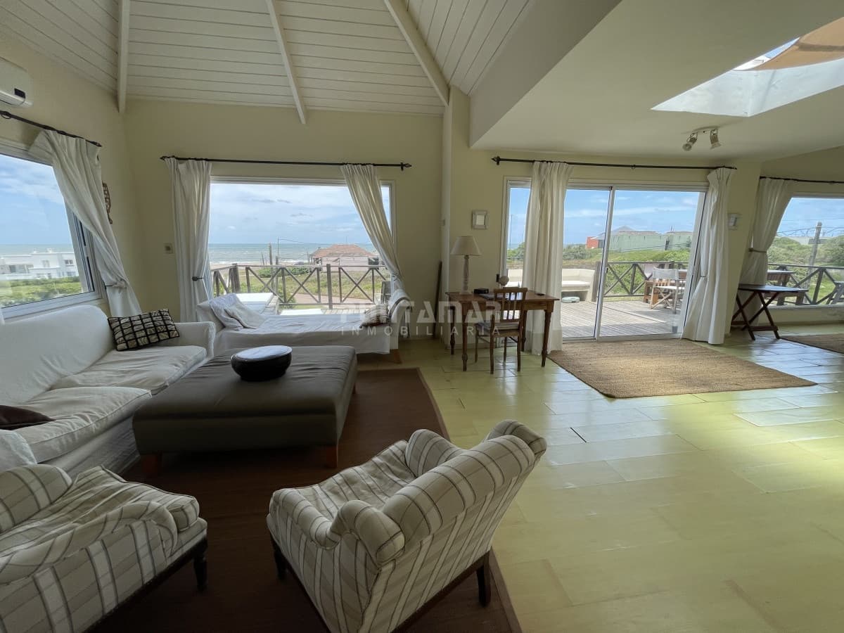 Casa en alquiler en Montoya, vista al mar  -