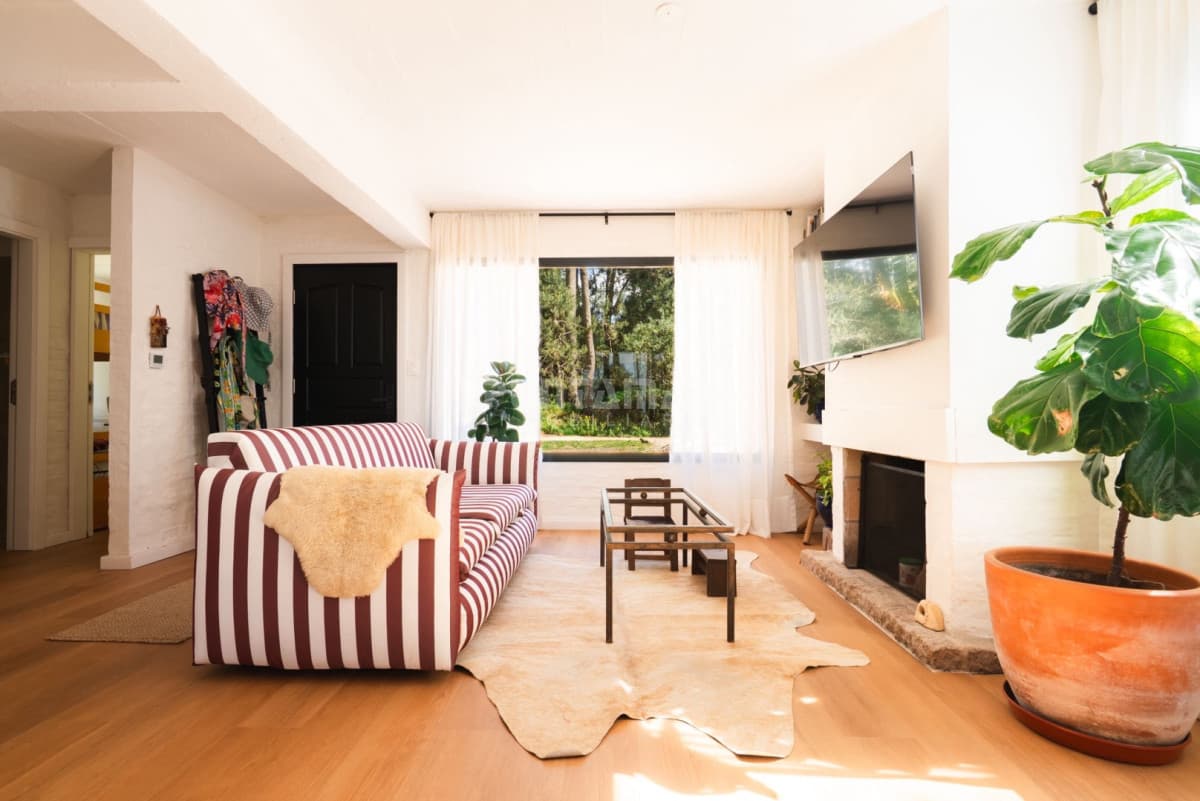 ALQUILER CASA 3 DORM EN MONTOYA  -