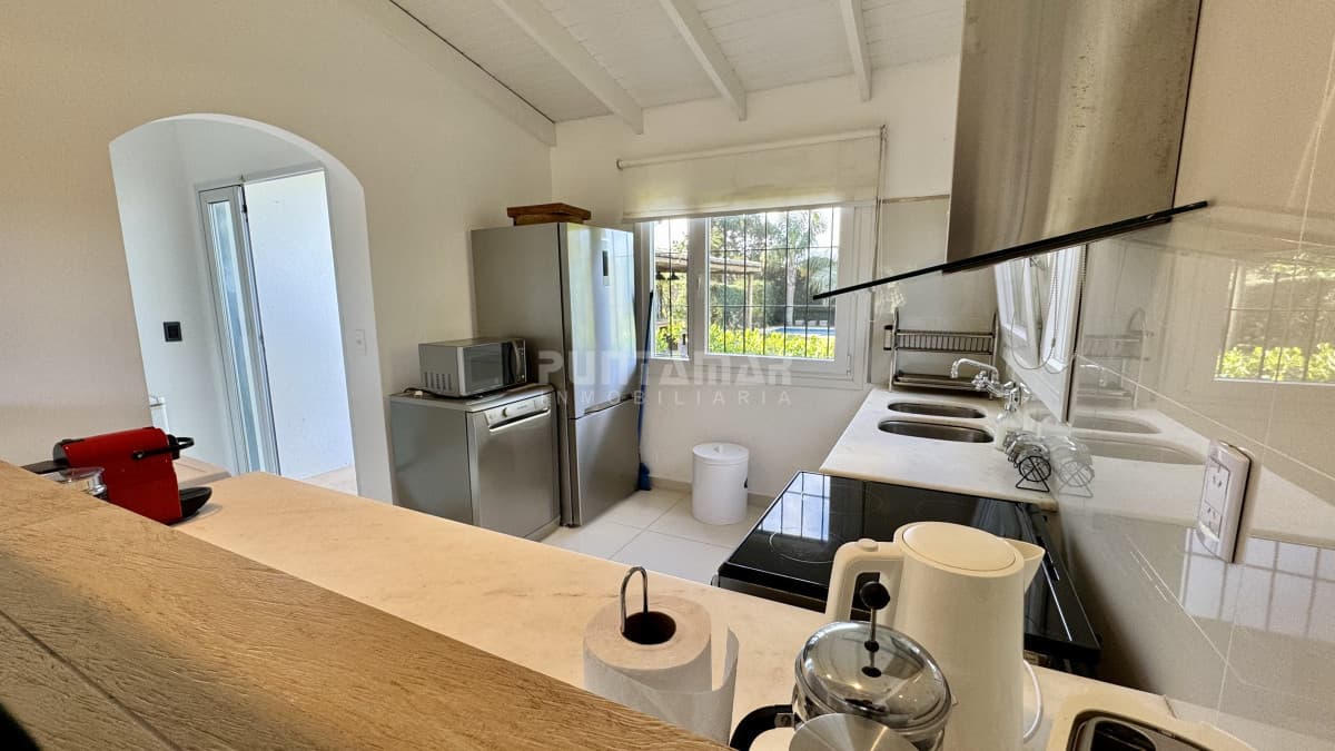 MODERNA CASA CON PISCINA EN MONTOYA A METROS DEL MAR   -