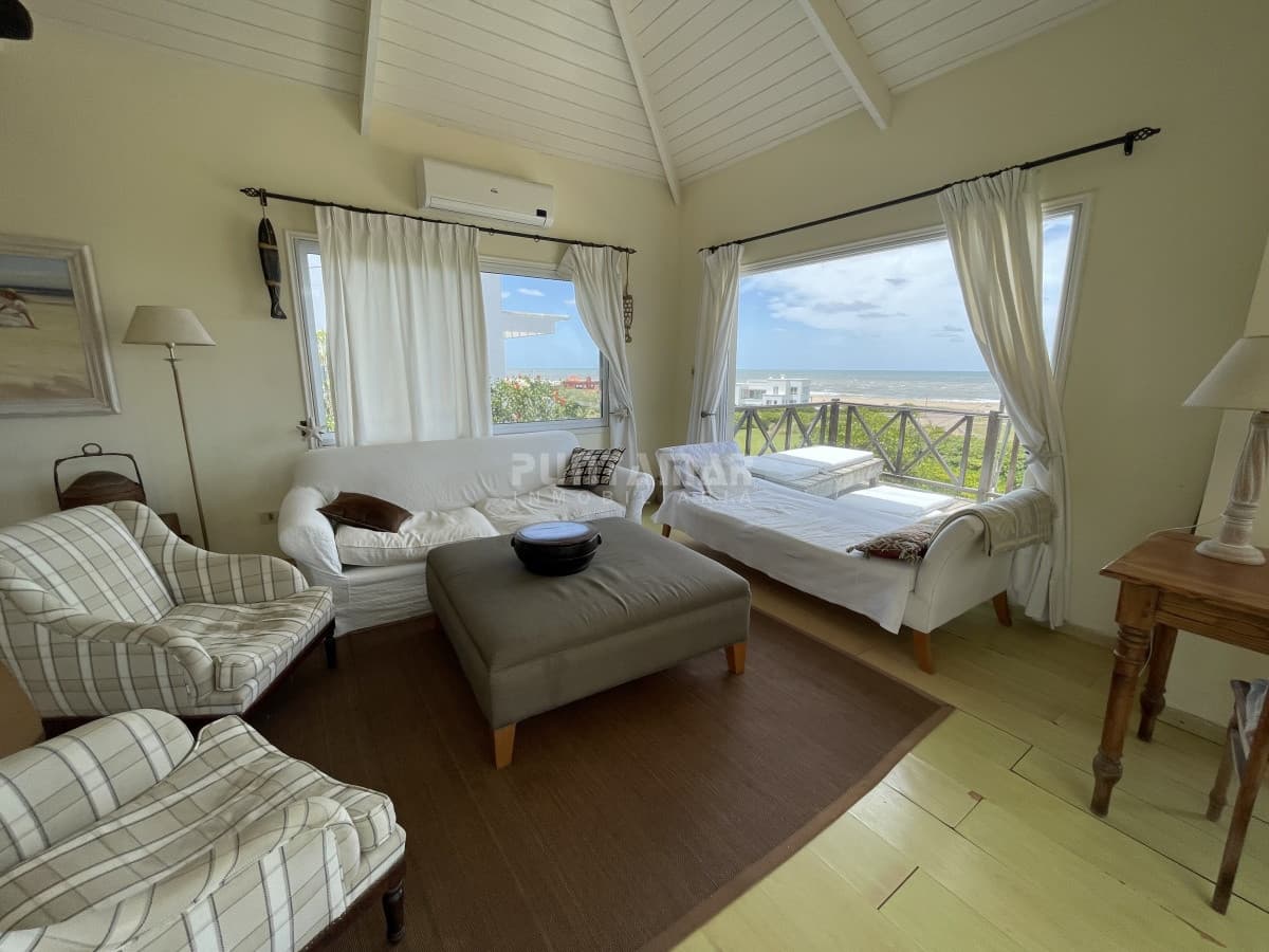 Casa en alquiler en Montoya, vista al mar  -