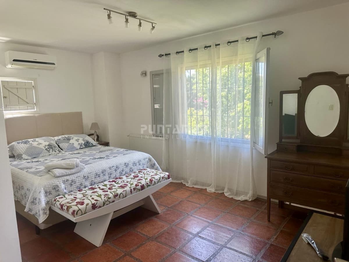 ALQUILER HERMOSA CASA A 500 METROS DEL MAR EN RINCON DEL INDIO  -