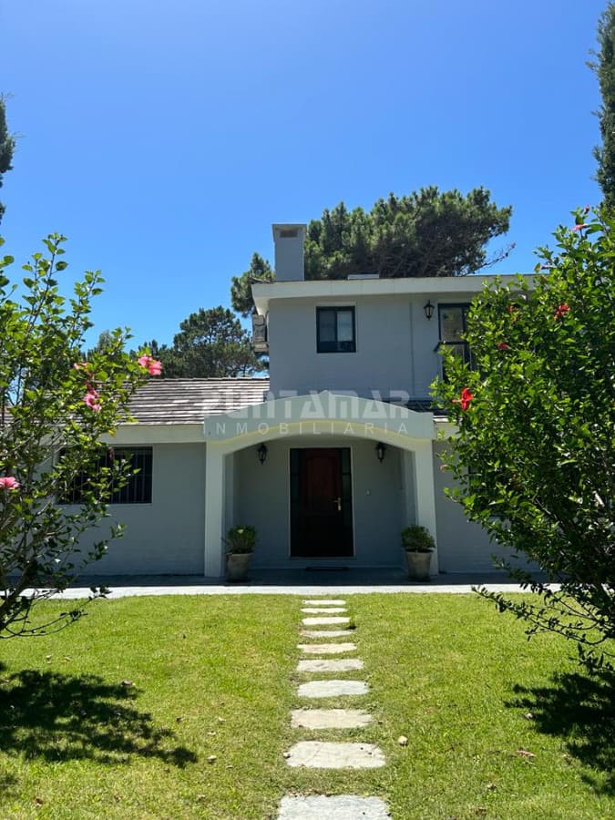 CASA DE 2 PLANTAS EN RINCON DEL INDIO  -