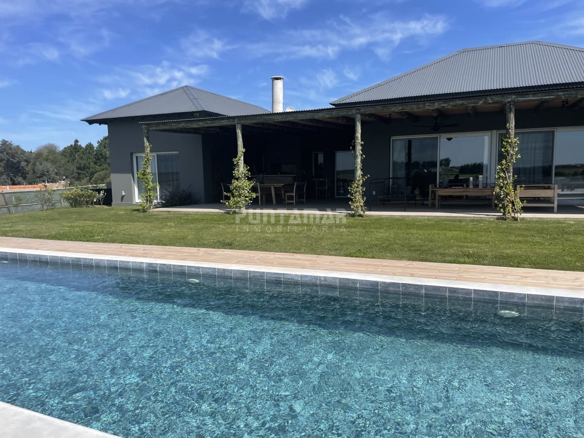 Casa ID.213168 - Casa en venta en Pueblo Mio