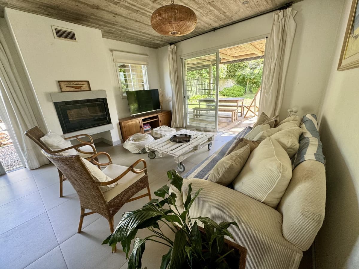 Casa en alquiler la Barra, centro, moderna  -