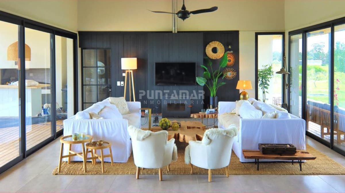 ALQUILER HERMOSA CASA DE 4 DORMITORIOS EN BARRIO PRIVADO EL QUIJOTE   -