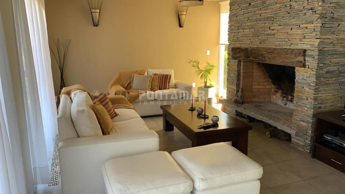 Increible casa en Montoya con piscina  -