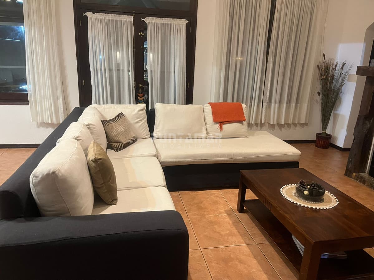 CASA EN TIO TOM A 2 CUADRAS DEL MAR  -