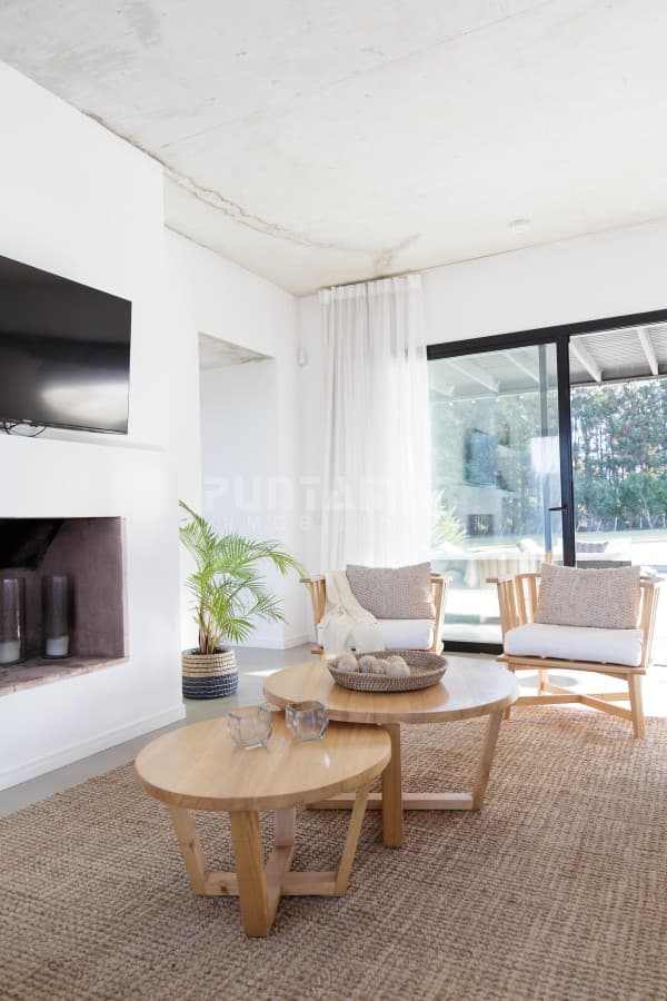 CASA EN BARRIO PRIVADO PUEBLO MÍO  -