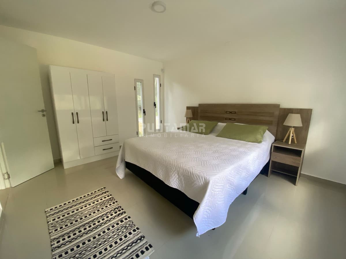 ALQUILER DE CASA EN PDA. 32 MANSA DE 3 DORMIS Y PISCINA CLIMATIZADA  -