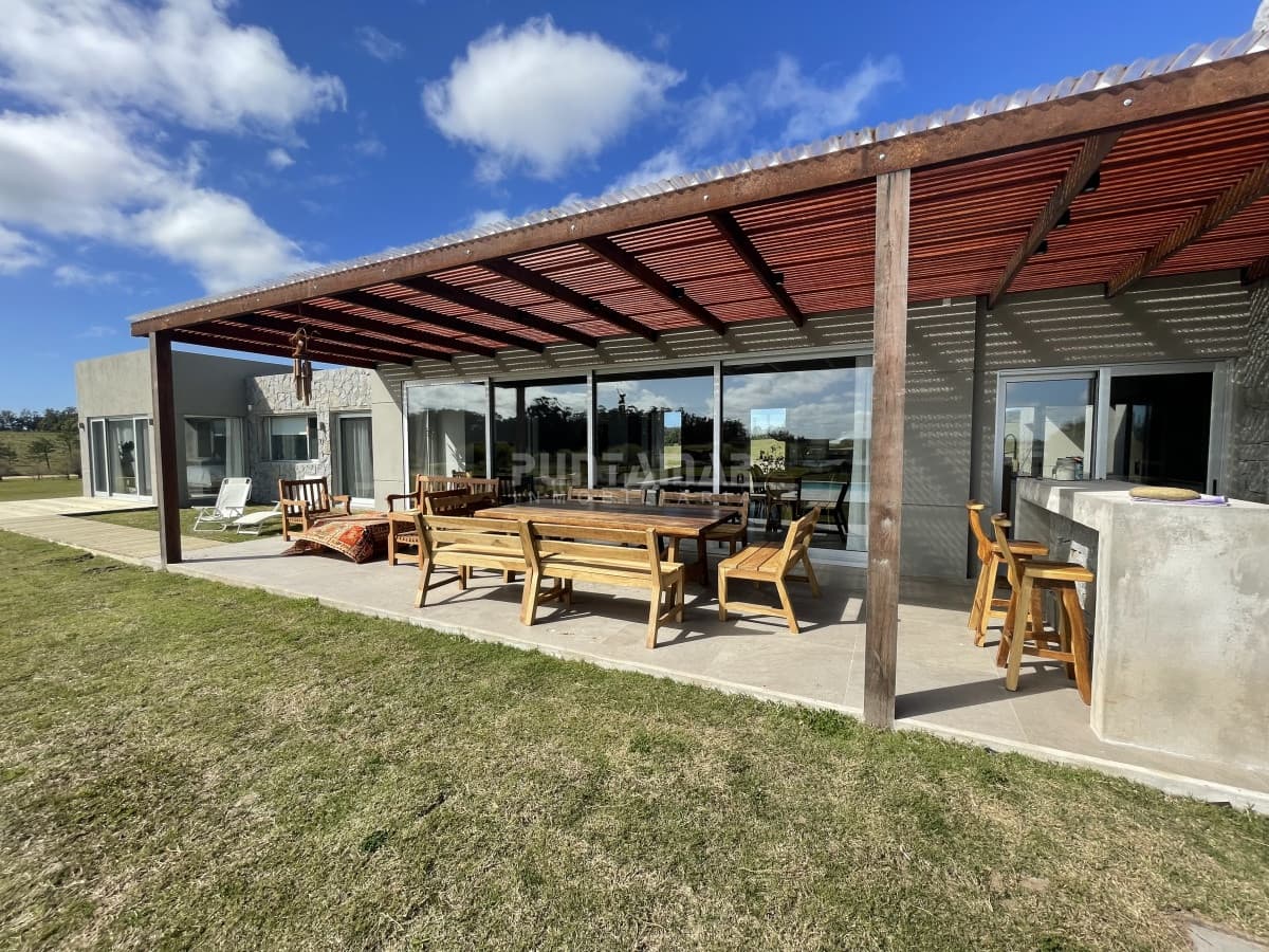 ALQUILER DE CASA EN PUEBLO MÍO  -