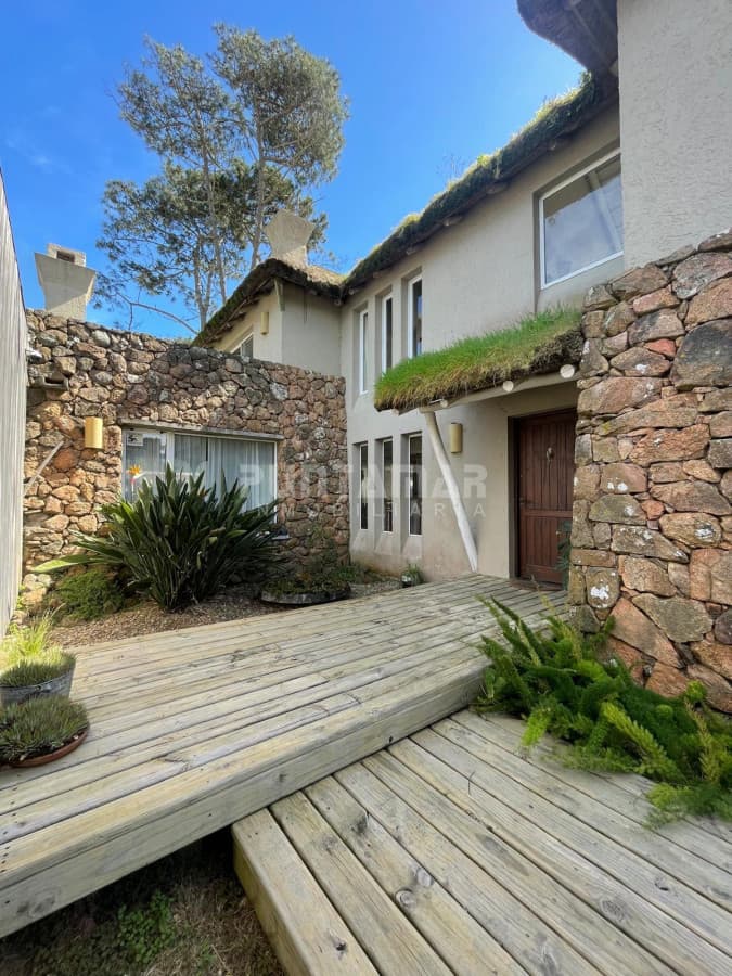 Casa en alquiler en Montoya  -