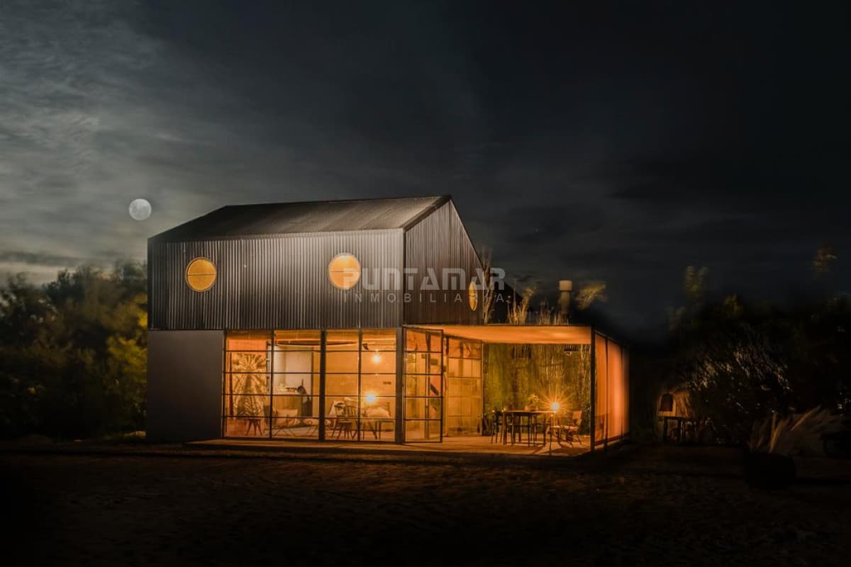Casa ID.213199 - ALQUILER O VENTA MODERNA CASA EN ALTOS DE PUNTA PIEDRA A METROS DE LA PLAYA