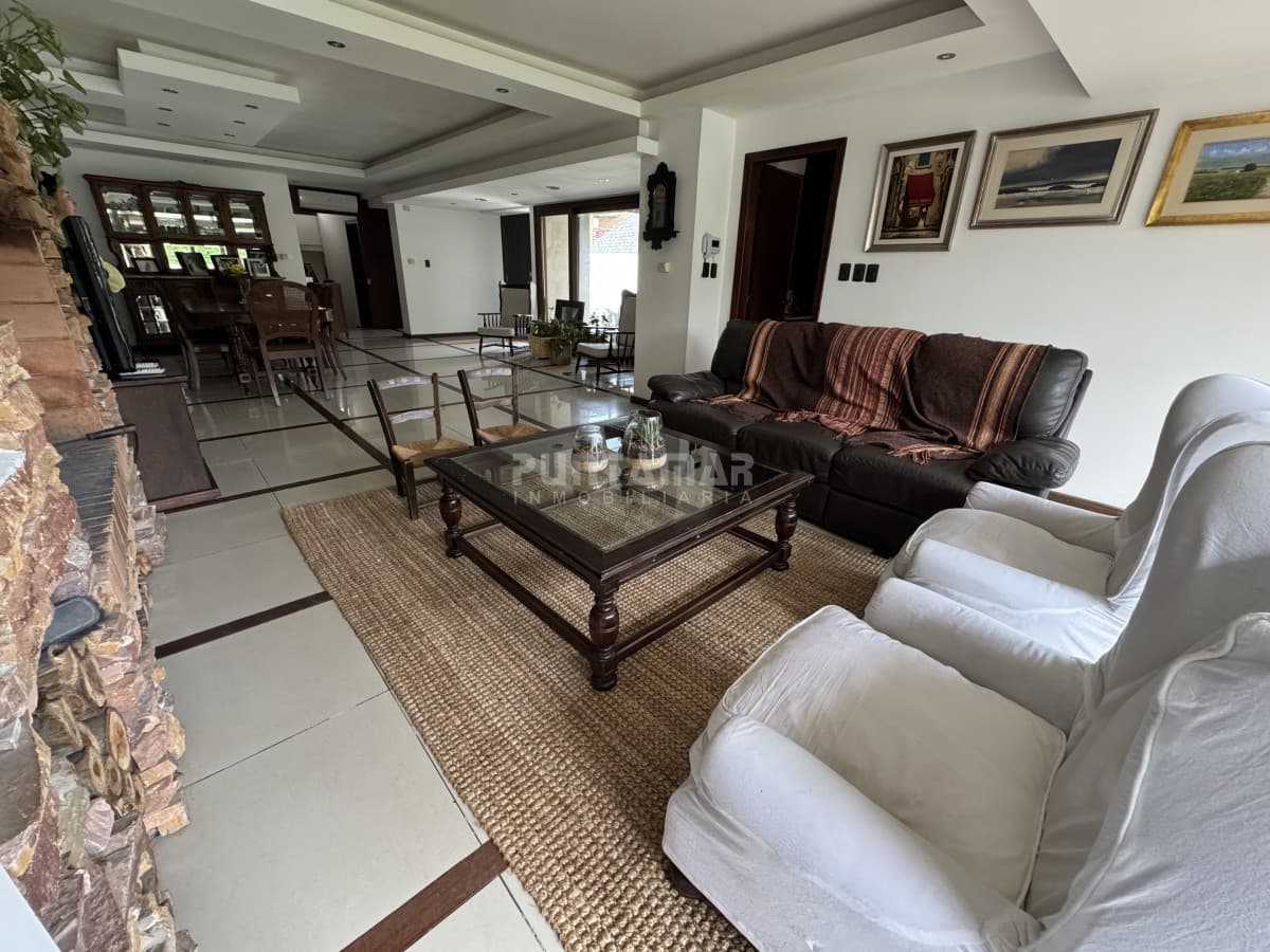 Casa en alquiler en la mansa con piscina climatizada  -