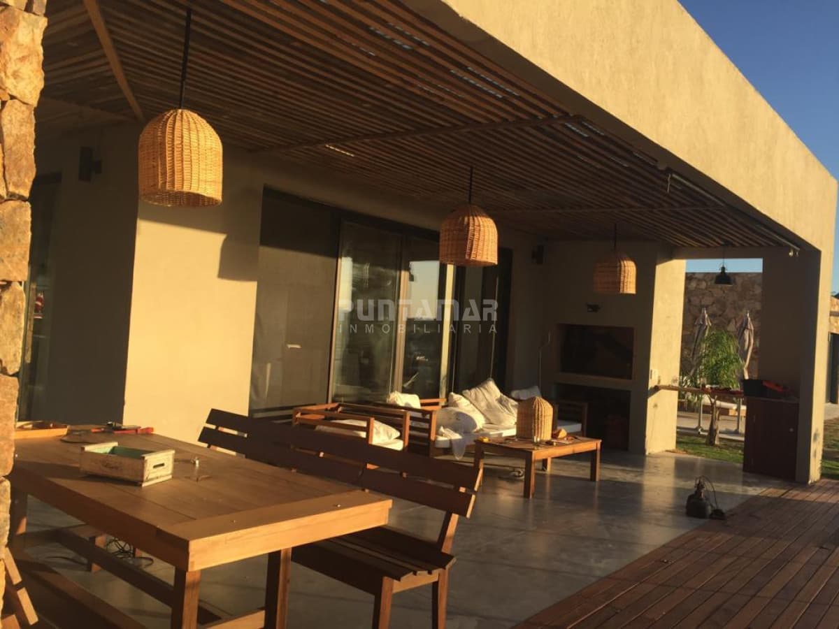 Casa en alquiler en Pueblo Mio  -