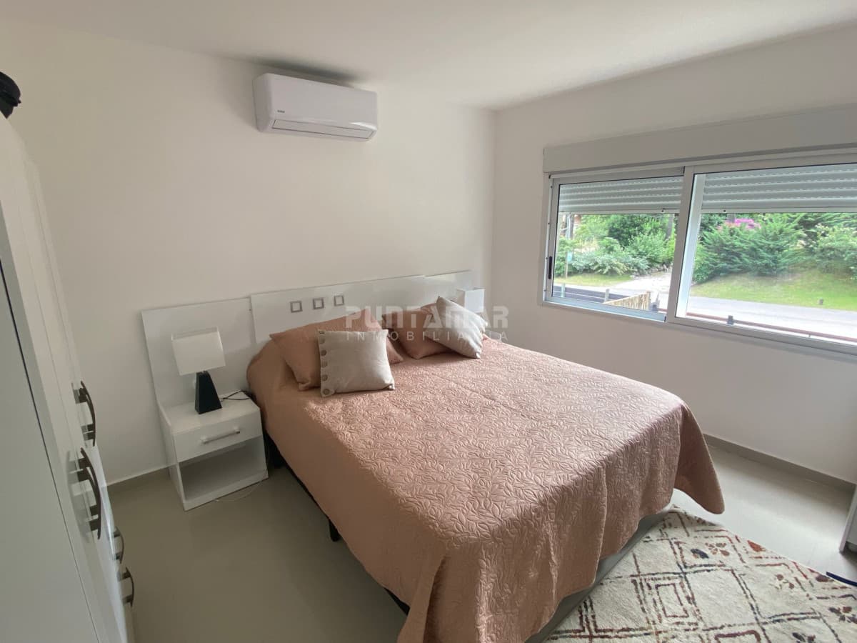 ALQUILER DE CASA EN PDA. 32 MANSA DE 3 DORMIS Y PISCINA CLIMATIZADA  -