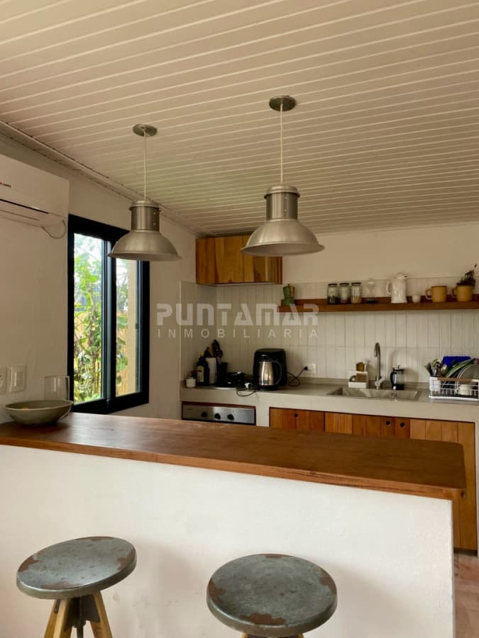 ALQUILER CASA EN MANANTIALES  -