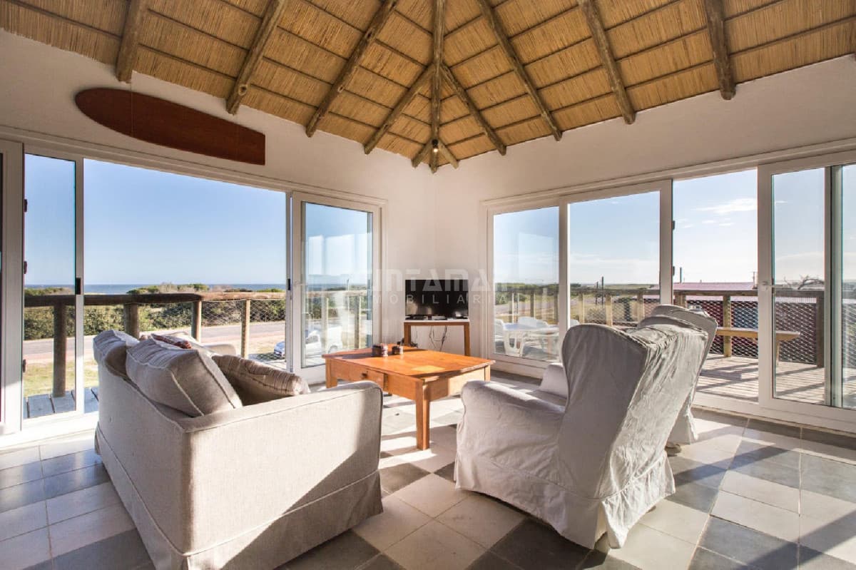 ALQUILER CASA 3 DORM Y VISTA AL MAR EN LA JUANITA  -