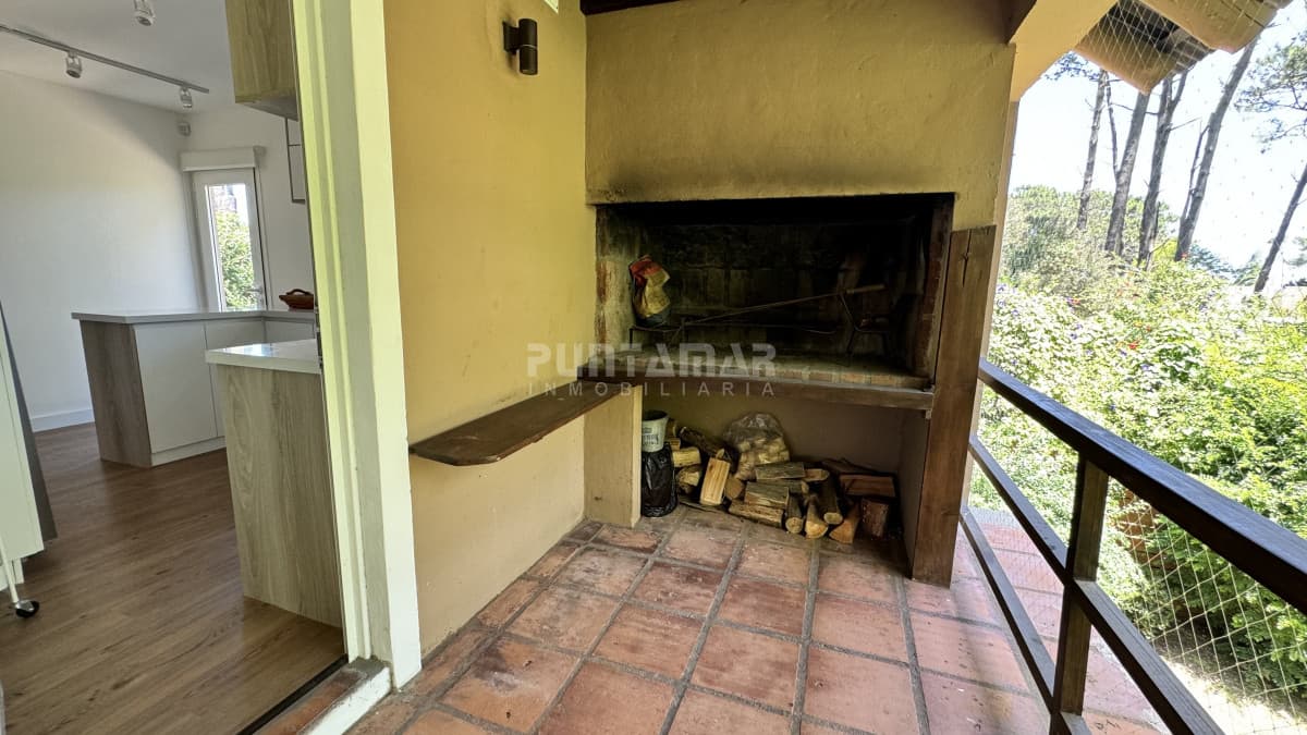 MUY LINDA CASA EN MONTOYA DE 3 DORMITORIOS Y CASA DE HUESPEDES INDEPENDIENTE   -