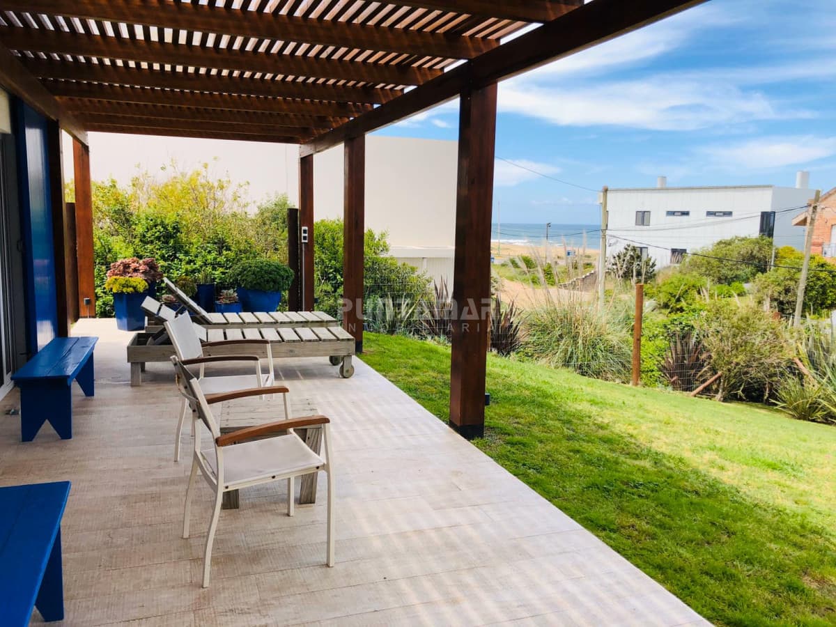 Casa en alquiler en Montoya, La Barra, 4 dormitorios   -