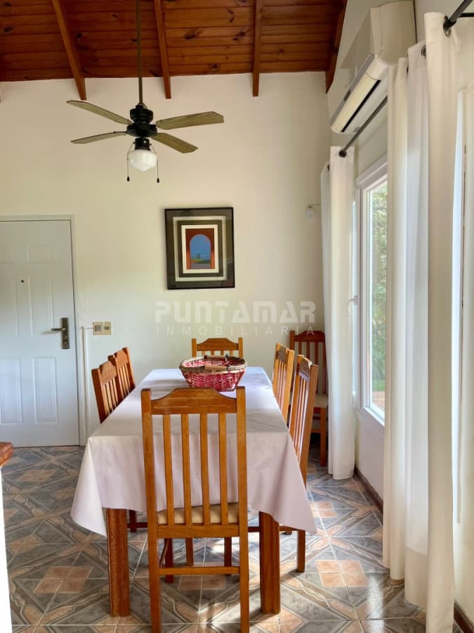 Casa en Miramar Acres, parque y piscina   -